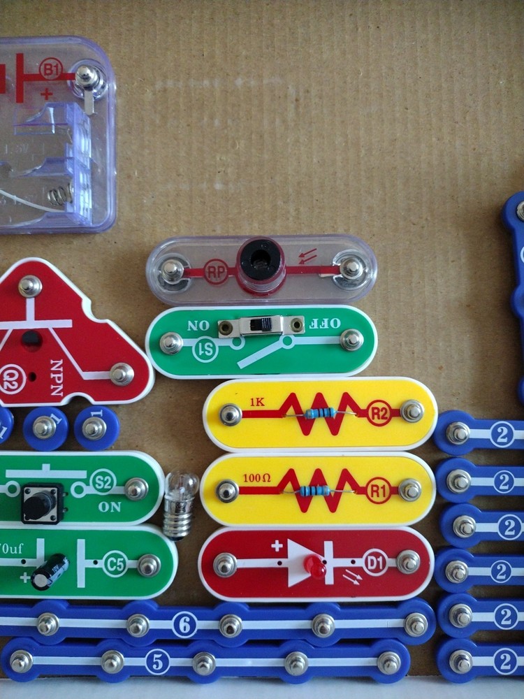 Snap Circuit Electronics Learning Kit Components Educational STEM Toy Pieces