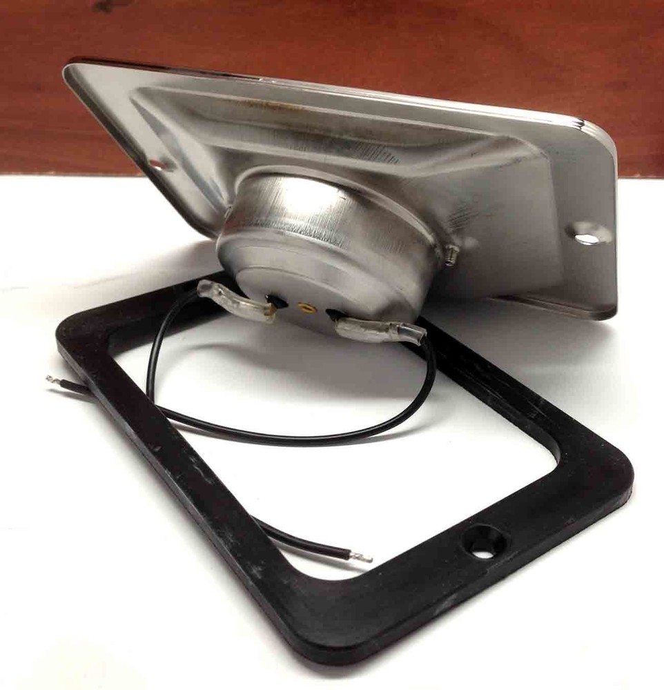 MARINE BOAT STERN LIGHT RECTANGULAR STAINLESS STEEL SPASHPROOF FLUSH MOUNT