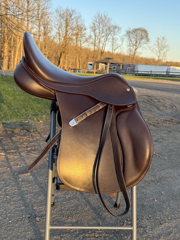 18" Bates All Purpose Saddle With Easy Change Fit Solution & CAIR System