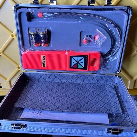 Centech Electronic Freon & Halogen Leak Detector In Carrying Case