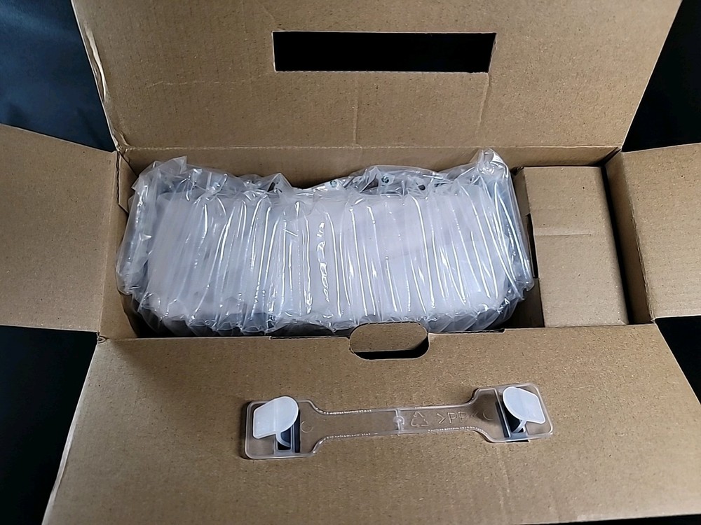 LED Source White Portable LED Projector With Higher Resolution + Brightness