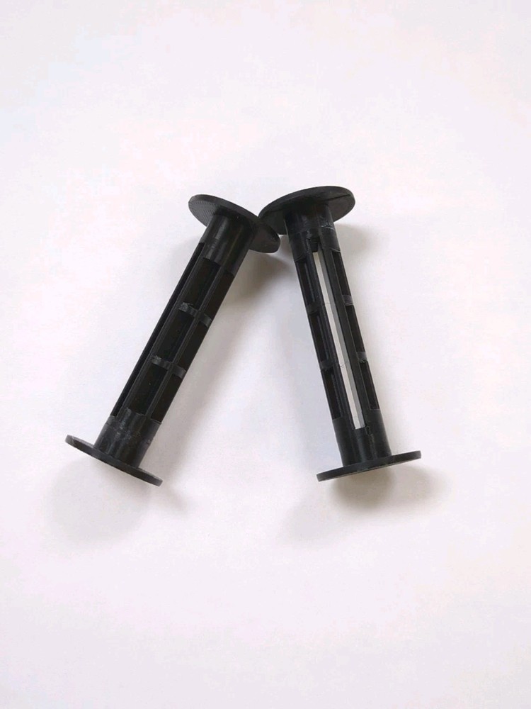 2 Empty Plastic 120 / 220 Film Spools for Medium Format Cameras
