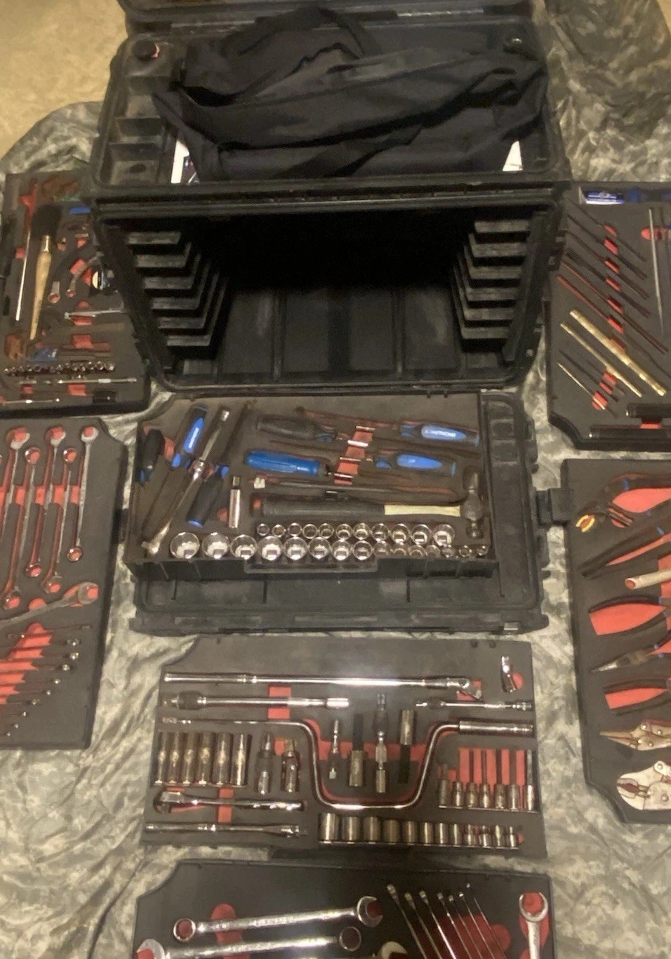 COMPLETE ARMSTRONG  US ARMY GENERAL MECHANICSTOOL KIT 7 DRAWERS PELICAN 450 CASE