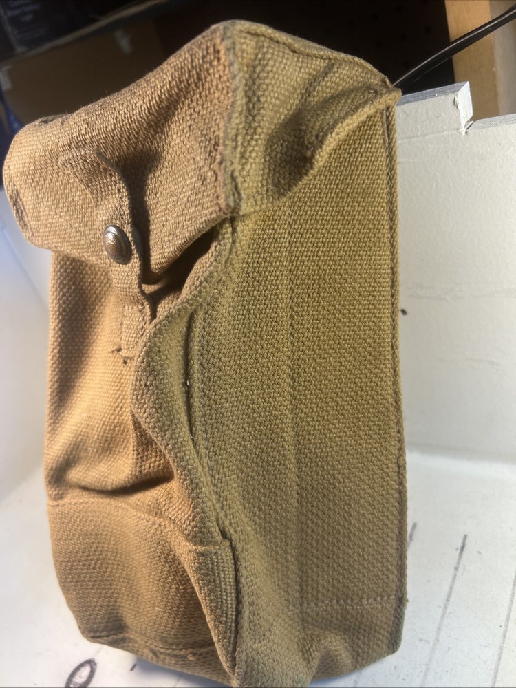 E014. WWII BRITISH P37 AMMO POUCH