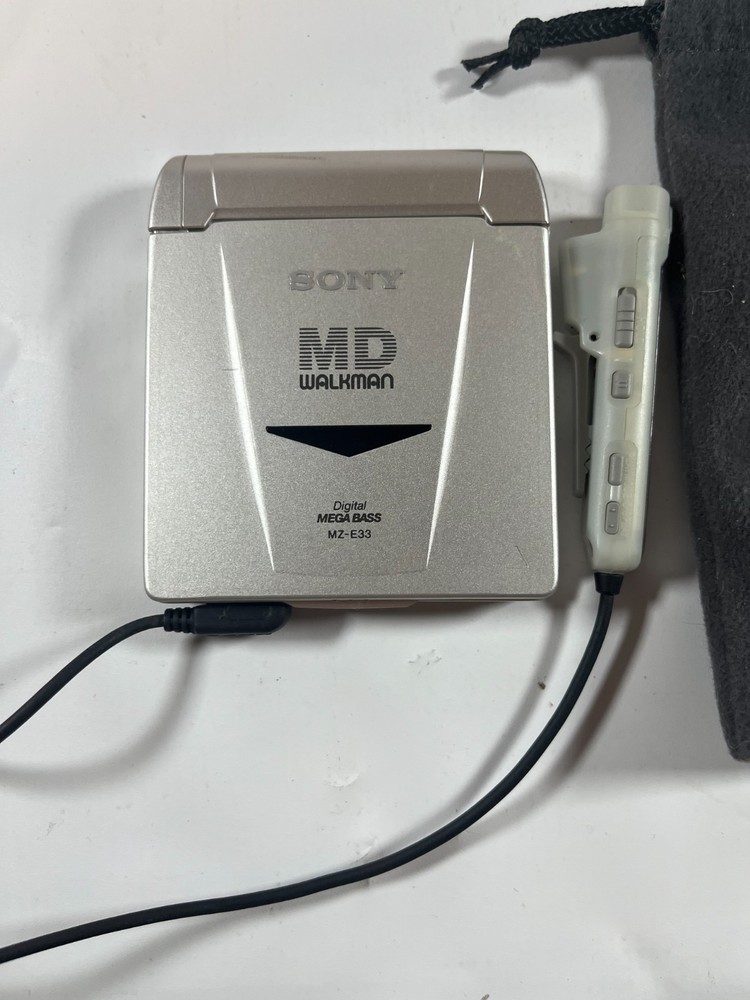 Sony MZ-E33 Minidisc Player Walkman & Remote w/Pouch - Tested Working