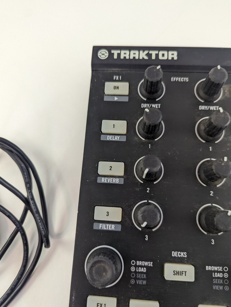 ISSUES TRAKTOR KONTROL X1 NATIVE INSTRUMENTS DJ CONTROLLER MUSIC