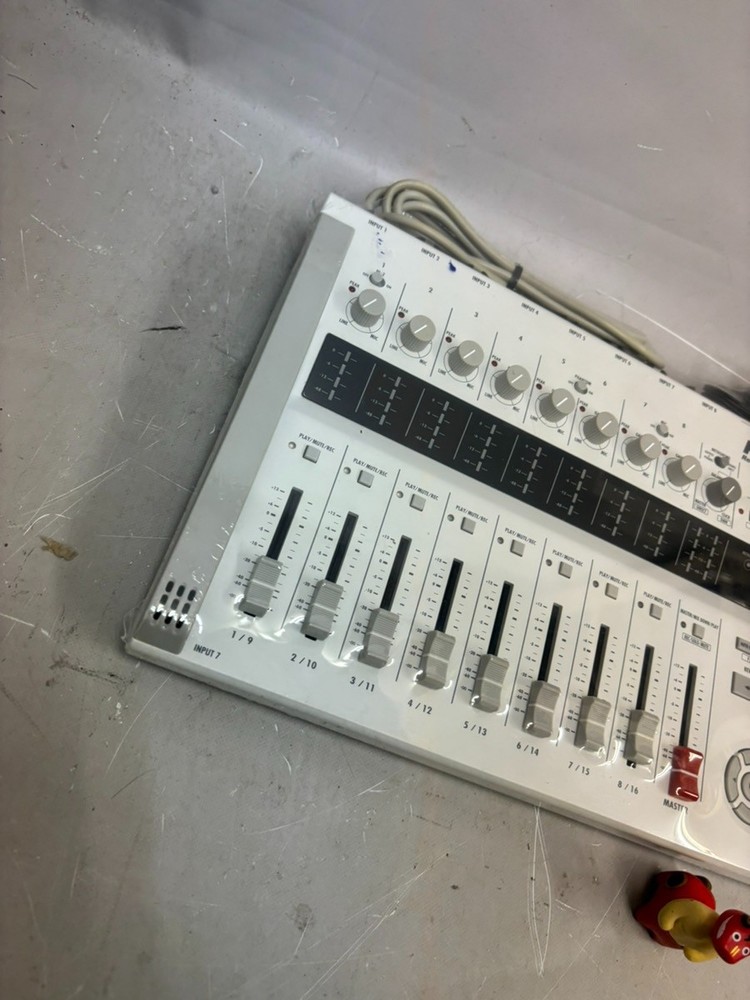 Zoom R16 Multitrack Recorder Audio Interface Controller from Japan