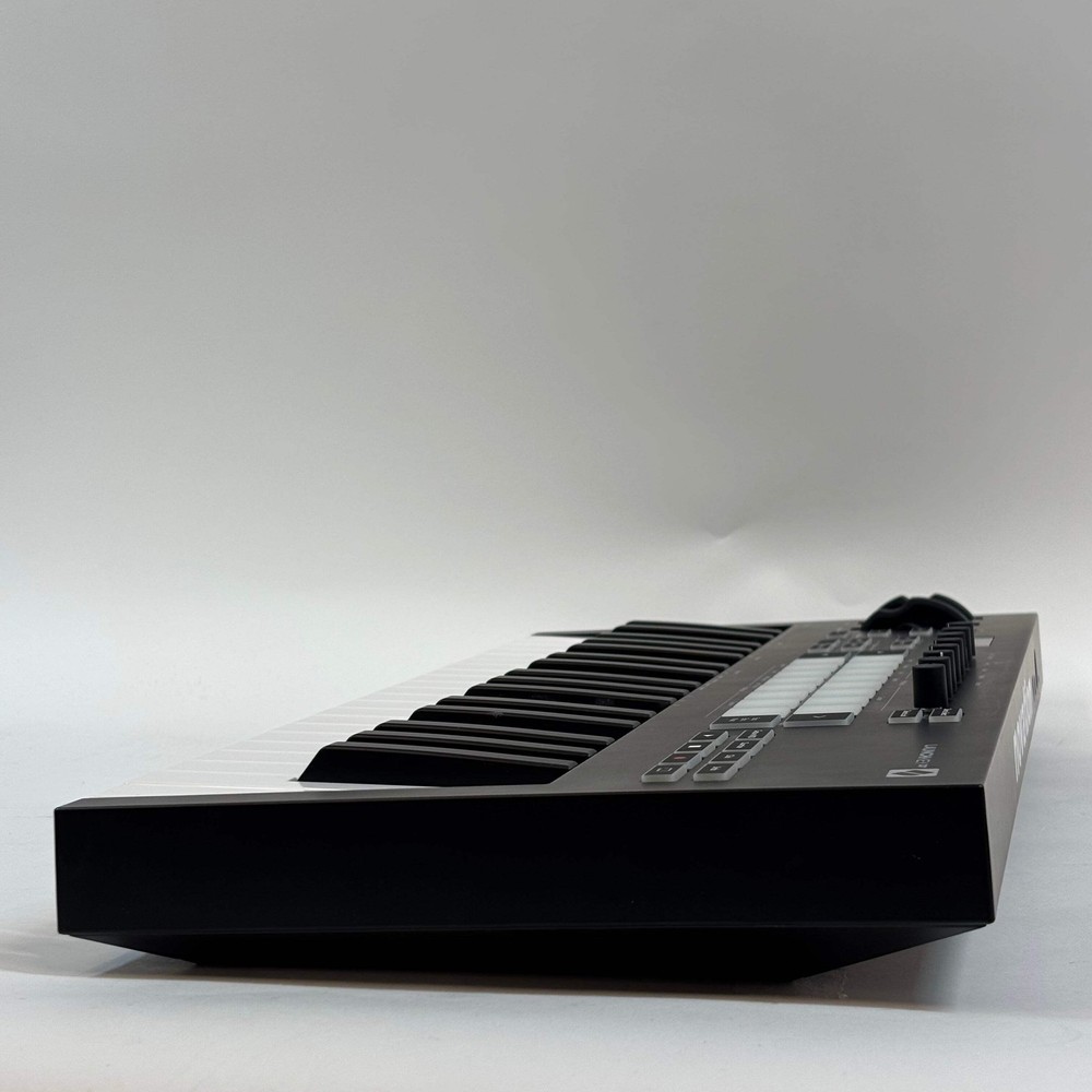 Novation Launchkey 37 MIDI Keyboard MK3