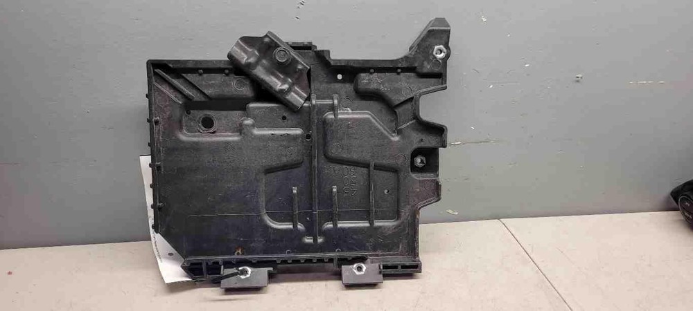 ✅ 2018 HYUNDAI ACCENT BATTERY TRAY OEM