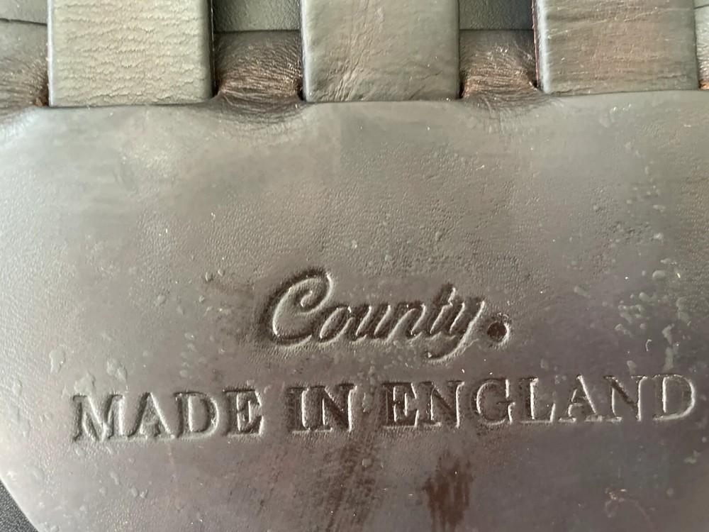 17 - 2020 County Stabilizer, Forward Flap, Medium Wide Tree - Very Nice Conditio