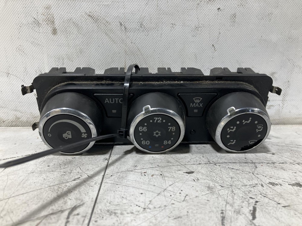 2013-2017 Peterbilt 579 Heater A/C Temperature Controls - Used