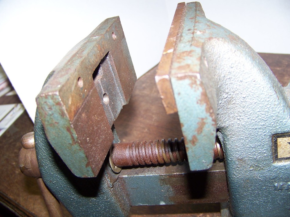 4" Wilton Bullett Vise with adjustable swivel head