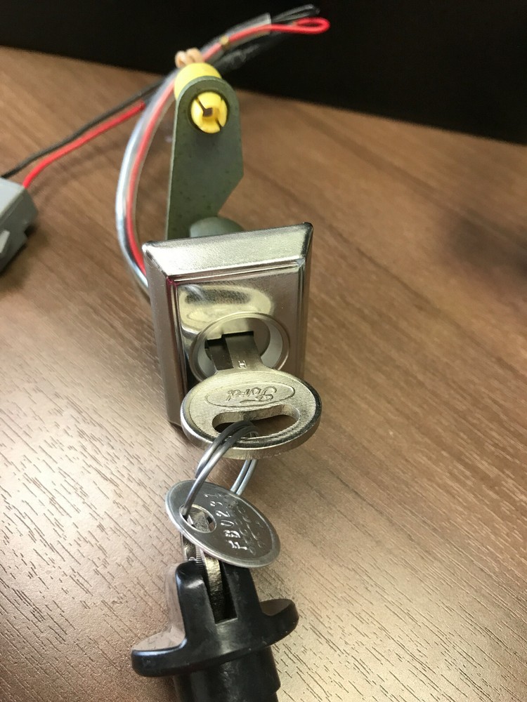 1981-89 Ford Lincoln Mercury Door & Trunk Lock Set, Lighted Rectangular Face NOS