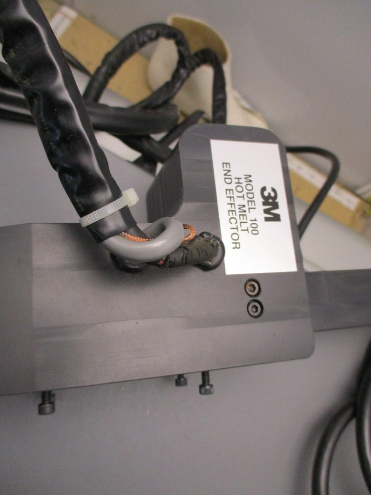 3M model 100 hot melt end effector actuated applicator 150 controller [2*L-32]