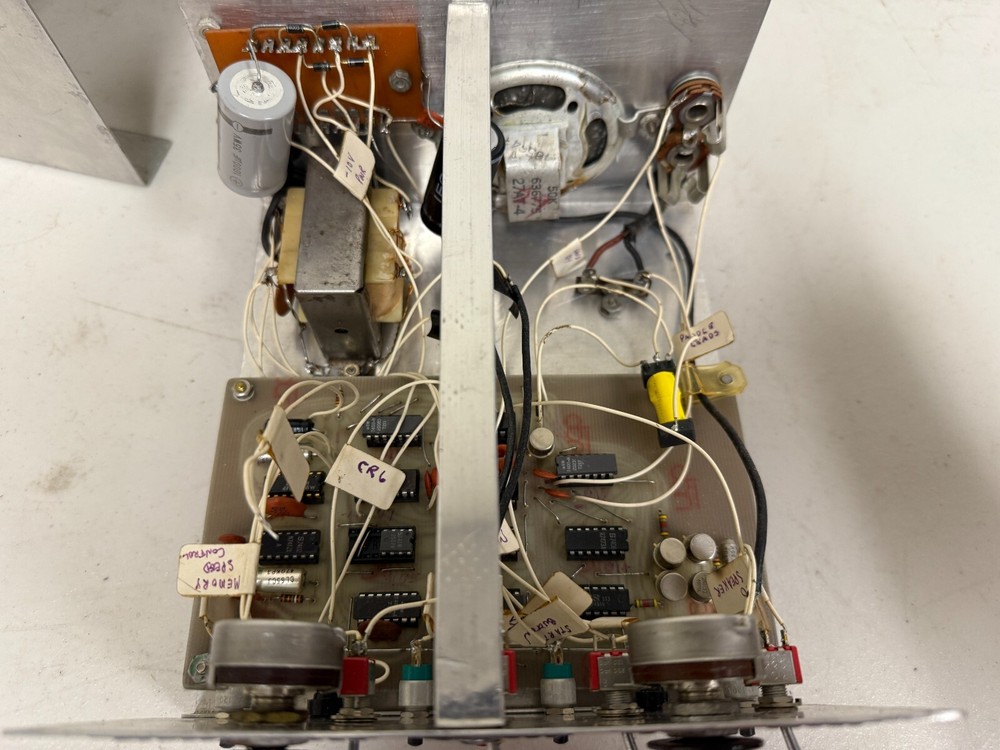 Homebrew IC KEYER W/ PROGRAMMABLE ERASABLE MEMORY