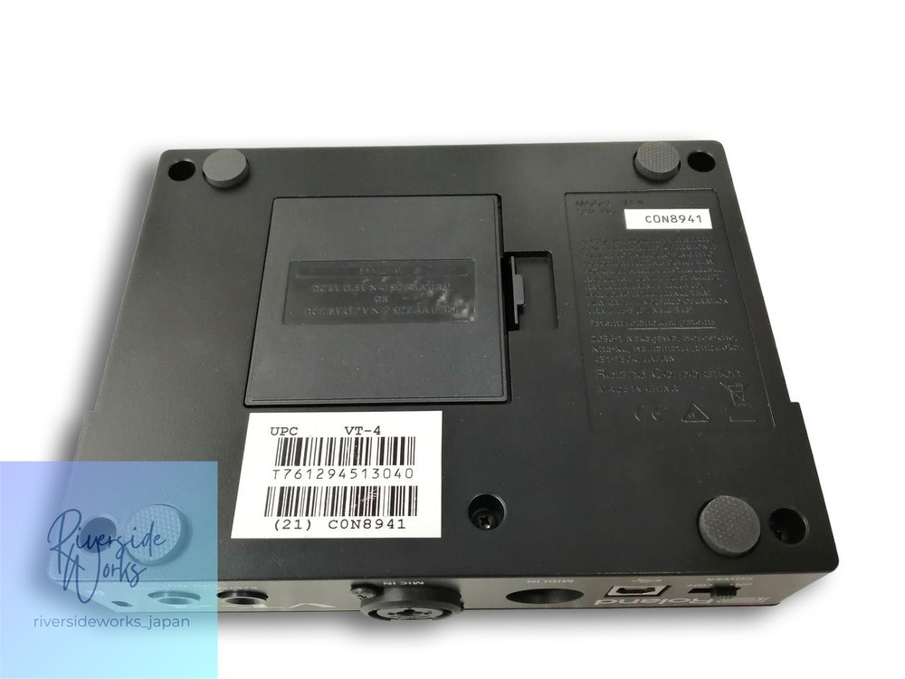 ROLAND VT-4 Vocal Effects Processor Portable Used JP