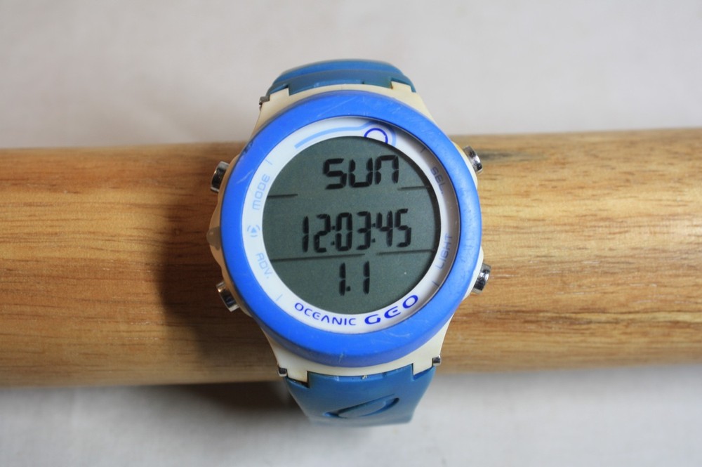 Oceanic GEO Dive Watch & Computer New Battery Untested!