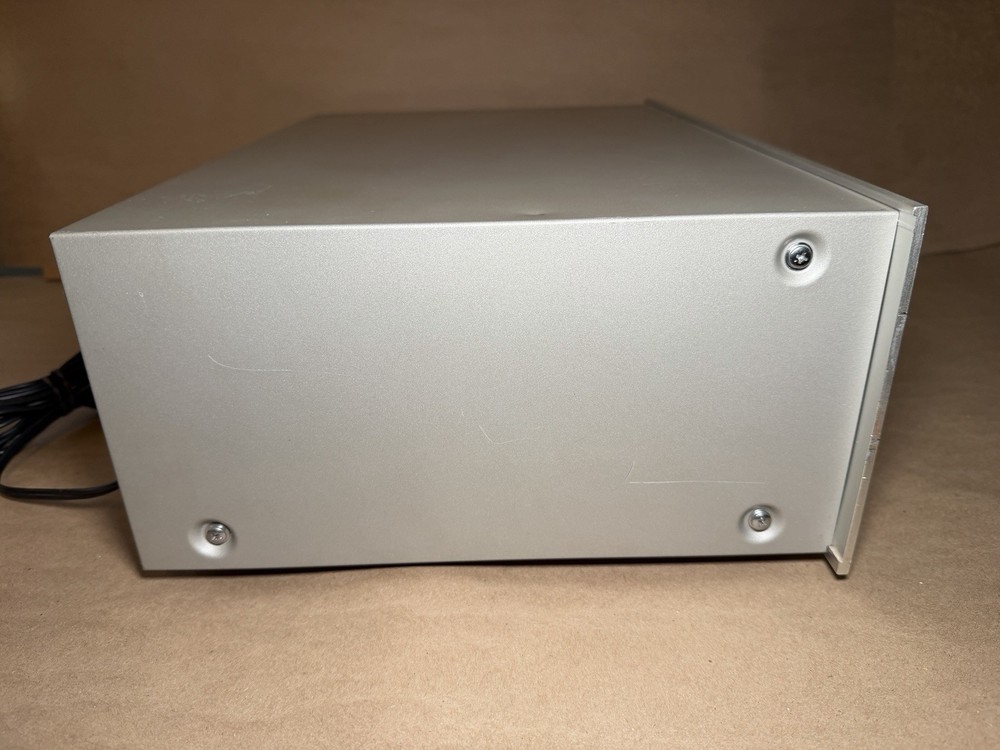 JVC SEA-80 Multi-Voltage Stereo Graphic Equalizer Powers On AS IS Untested