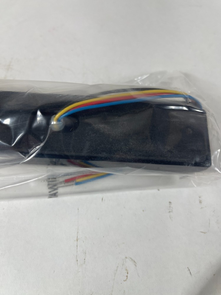 Code 3 XT6 (XTP6WW) White/White 6-LED Surface Mount Flash Warning Light