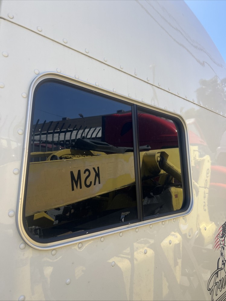 Peterbild 389 2020 Canvin Sleeper.