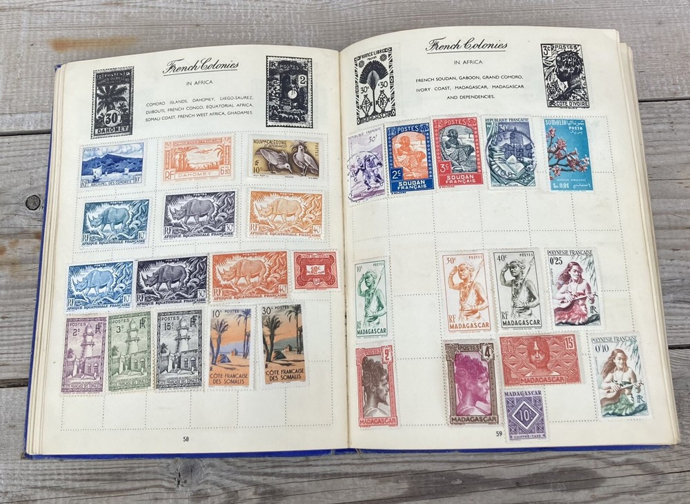 Vintage Royal Mail Stamp Album 1200 Stamps