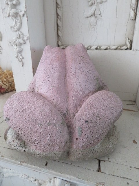 ADORABLE Chippy PINK Vintage STATUE Garden FROG TOAD Time Worn Patina