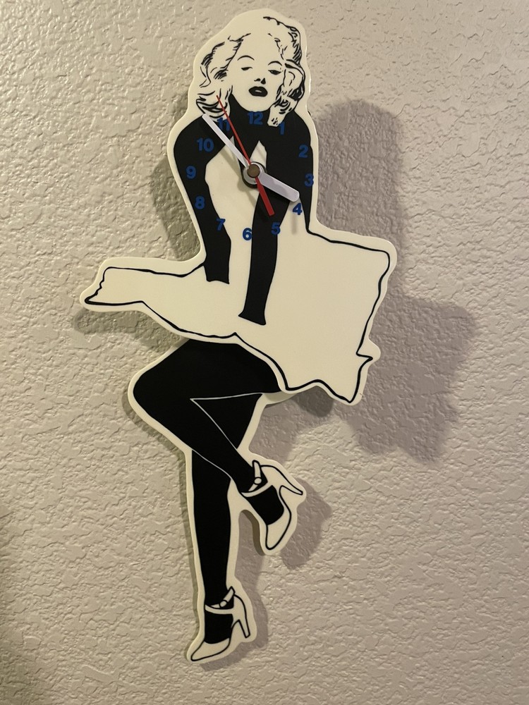 Vintage Marilyn Monroe Motion Wall Clock ~ Swinging Legs Second Hand ~ Working!