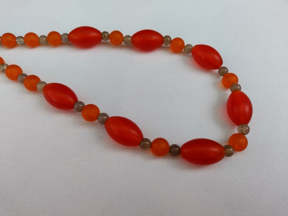 Vintage orange plastic necklace, without clasp