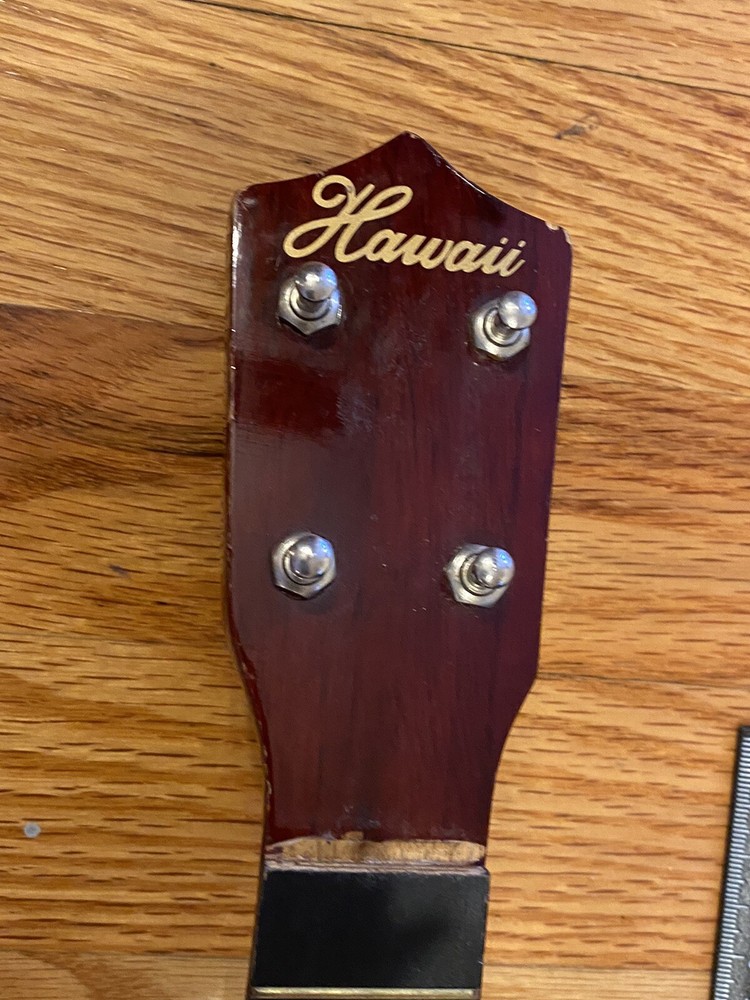 LEOLANI HAWAII UKULELE NO STRINGS - USED