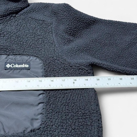 Black Columbia fleece jacket. Small.