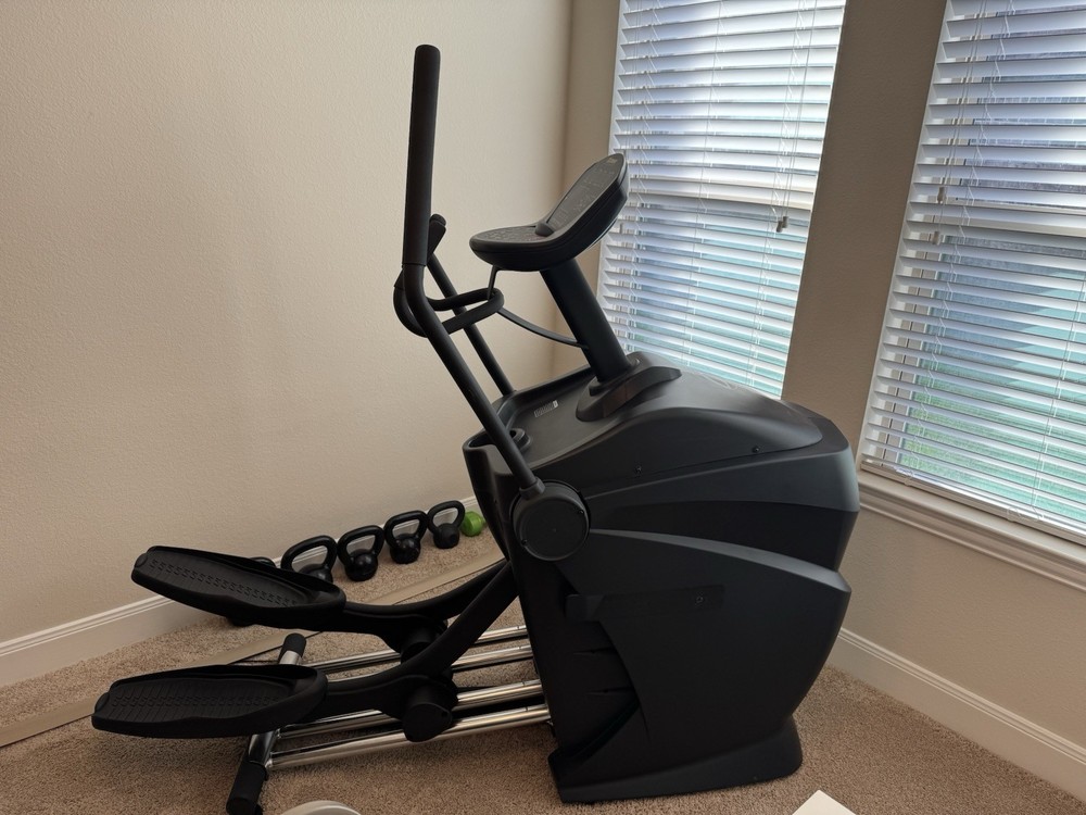 Octane Fitness Elliptical Exercise Machine