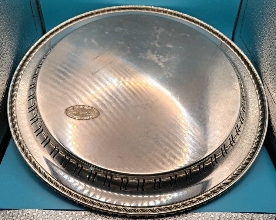 WM ROGERS SILVER PLATE 170 Scrolls Flowers 12" Round Beverage Serving Tray