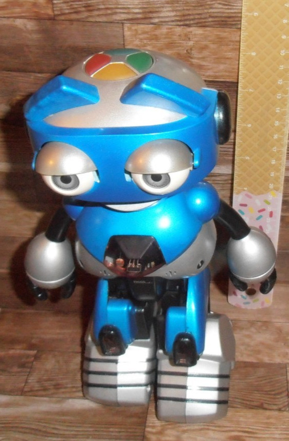 Old ~ 2001 Tiger Electronics / Hasbro Blue & Silver Robot Battery Toy ~ Untested