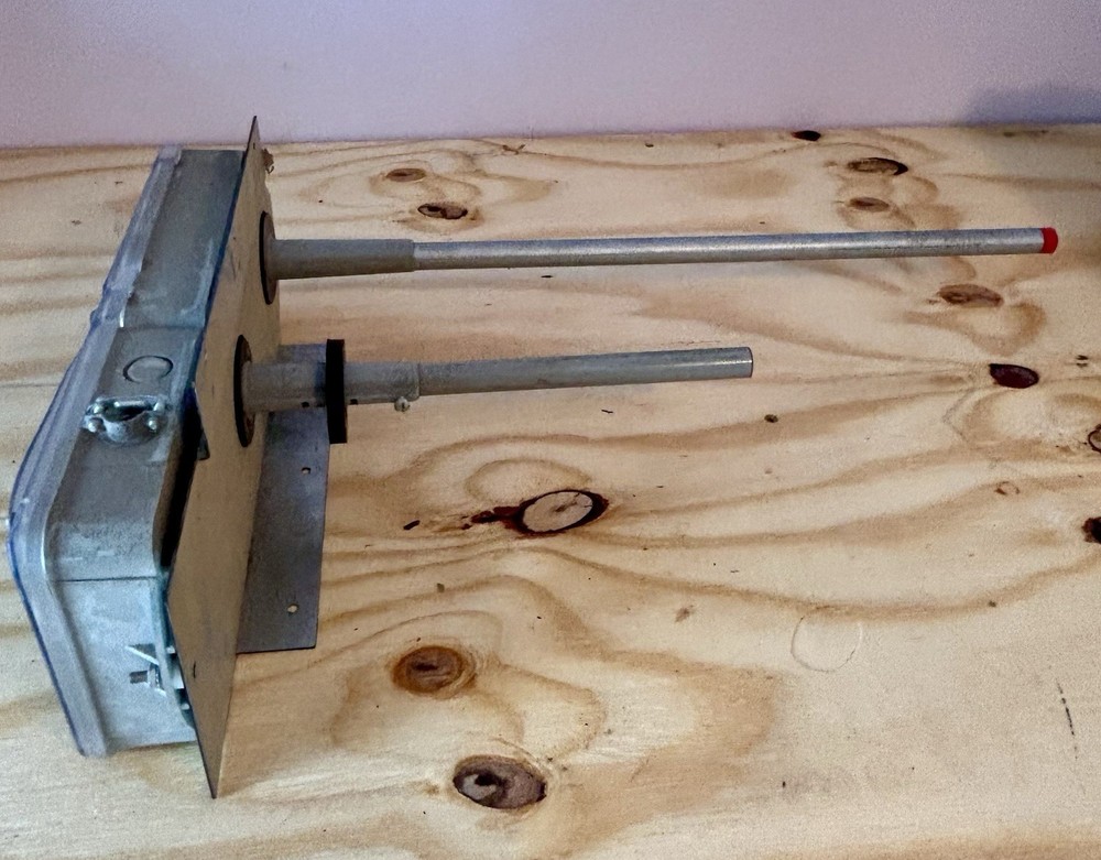 (2) System Sensor DH100ACDCLP Smoke Detector Pre-owned