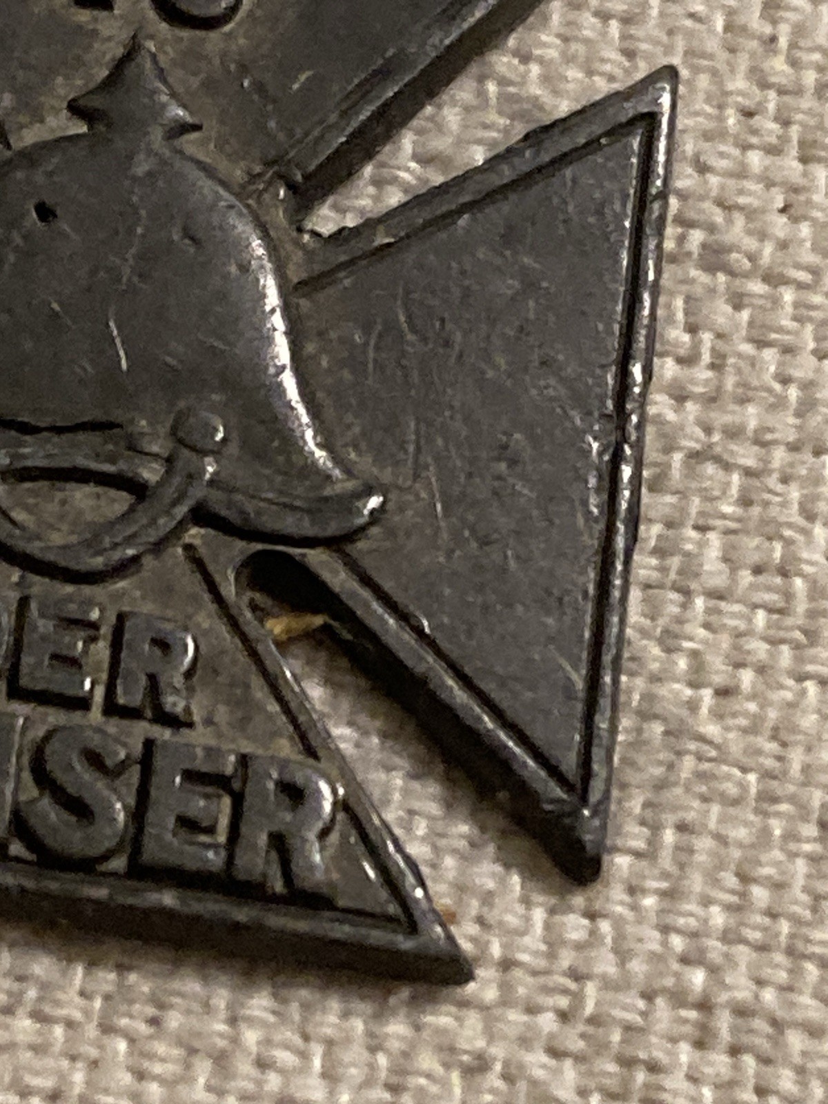 WW1 GERMAN TO DER KAISER IRON CROSS ANTI-GERMAN PROPAGANDA MEDAL BADGE LABEL ON