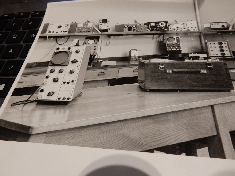 SWANSEA TECHNICAL COLLEGE GORSEINON SCIENTIFIC INSTRUMENTS DISPLAY SCOPES ETC