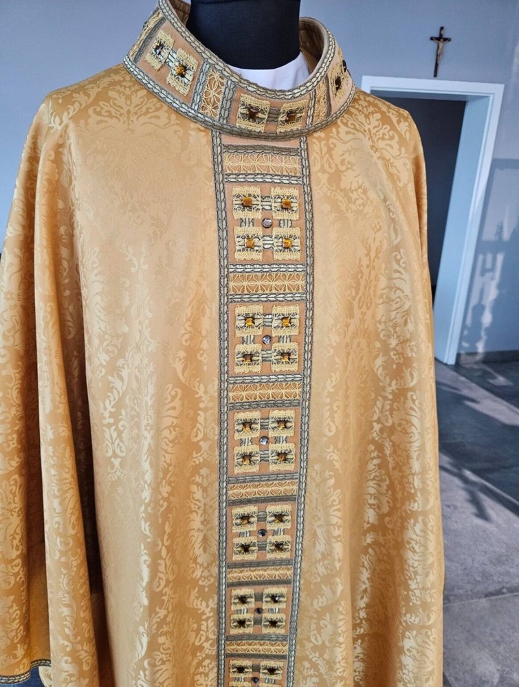Gold damask Chasuble Good Vestment Kasel