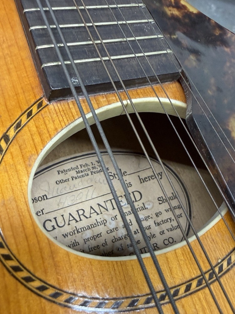 Gibson Mandolin Model A with hard case