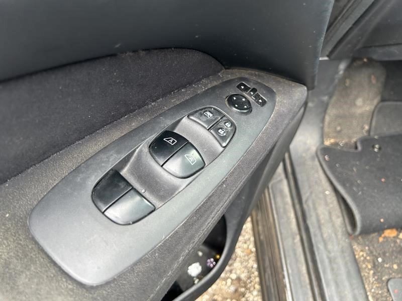 PATHFINDR 2013 Fuse Box Cabin 104619434