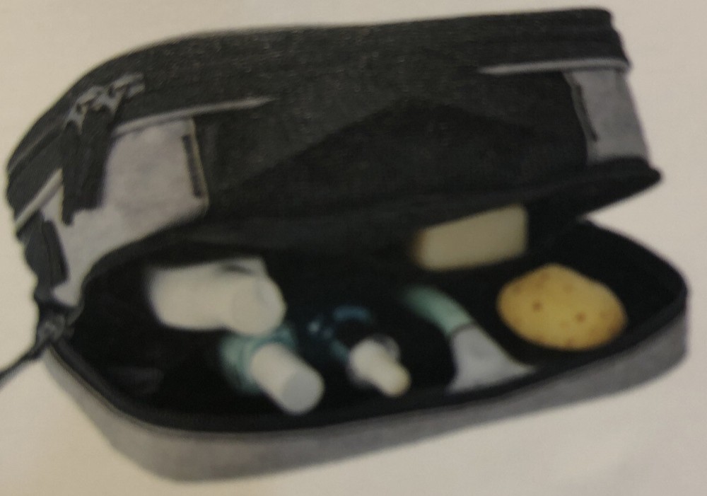 Hanging Shave Kit. 8 compartments