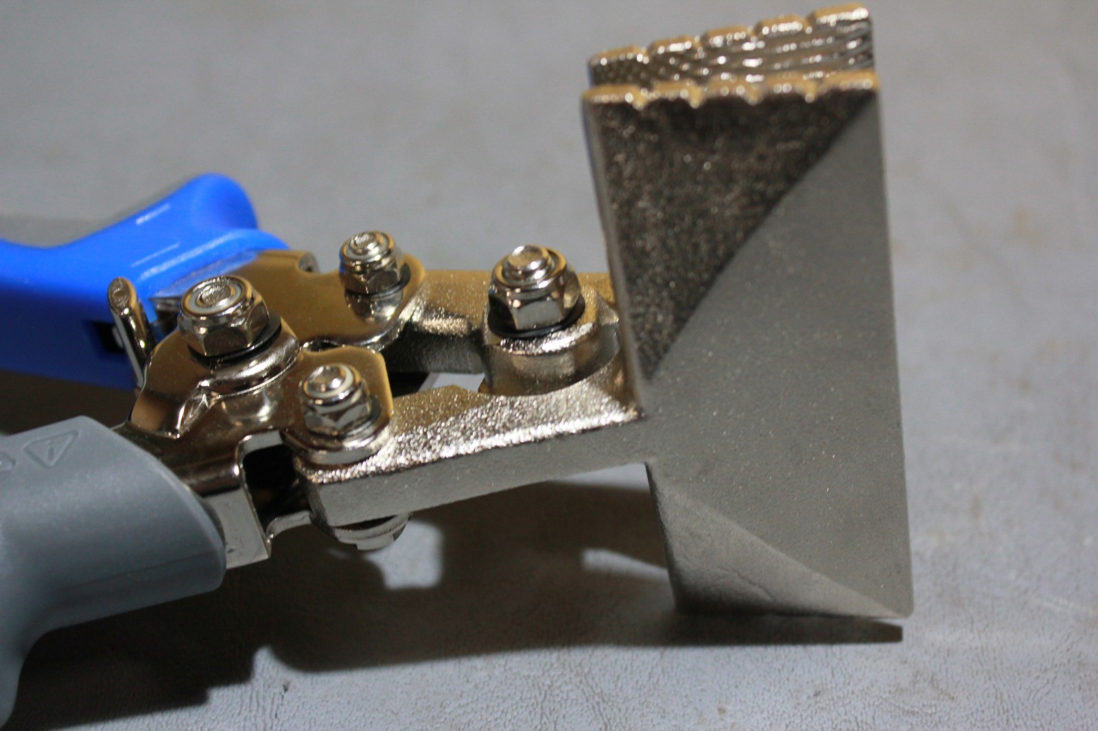 Klein Tool Straight Hand Sheet Metal Seamer Bends Seams and Flattens Sheet Metal