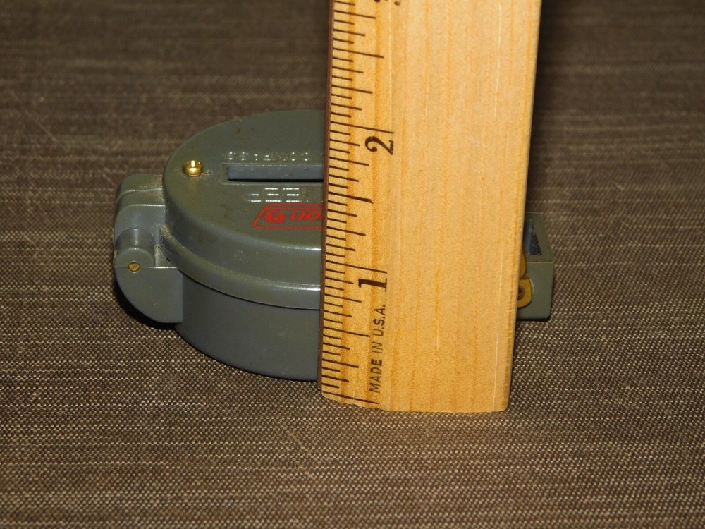 VINTAGE PLASTIC COLEMAN ENGINEER LENSATIC COMPASS