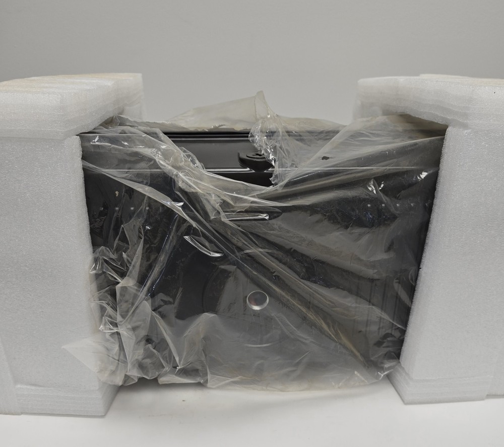 LPACK WP3LED55 WALLPACK. 55W COOL LED WITH COVER, BRONZE.