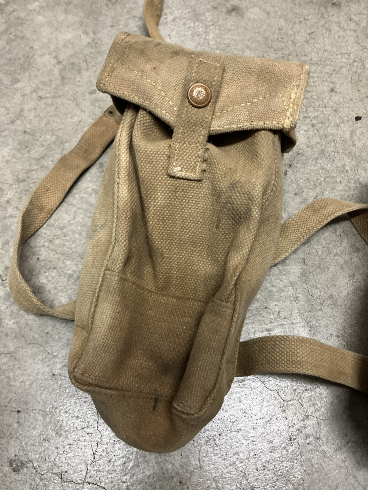 BRITISH MILITARY MAGAZINE POUCHES WITH STRAP