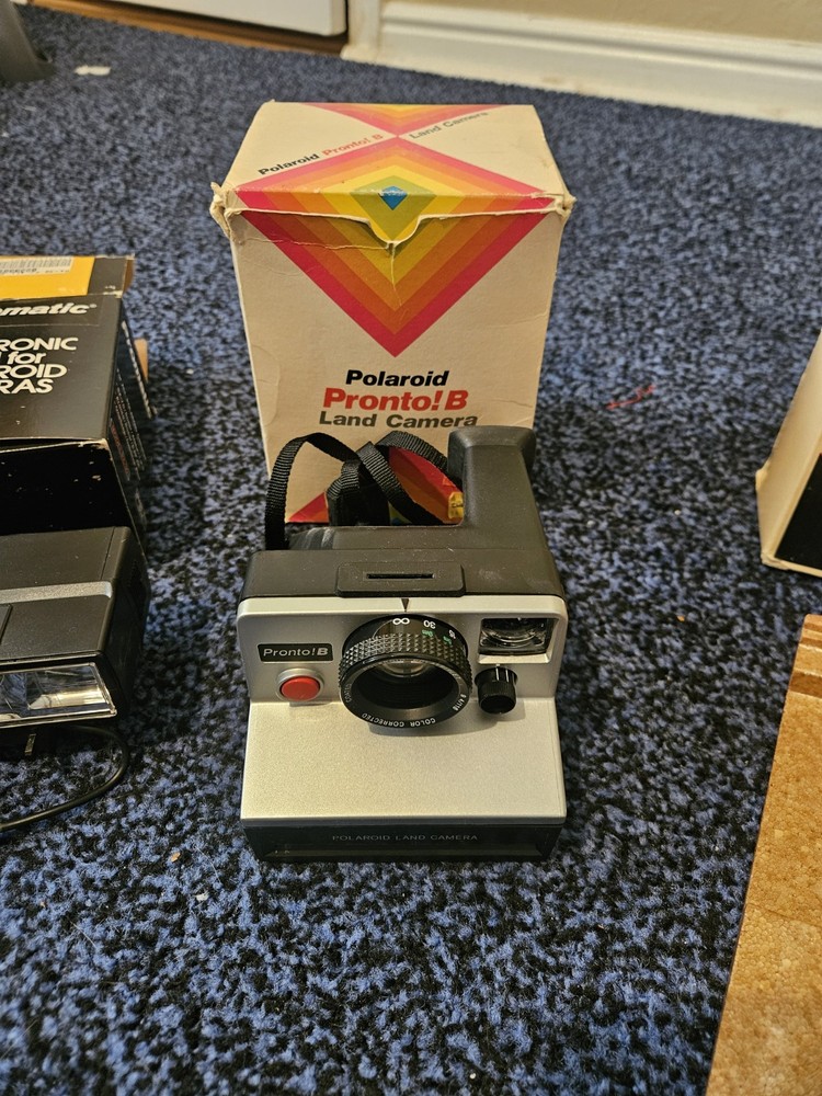 Polaroid SX-70 Land Camera Model 3 & Polaroid Pronto! B Untested