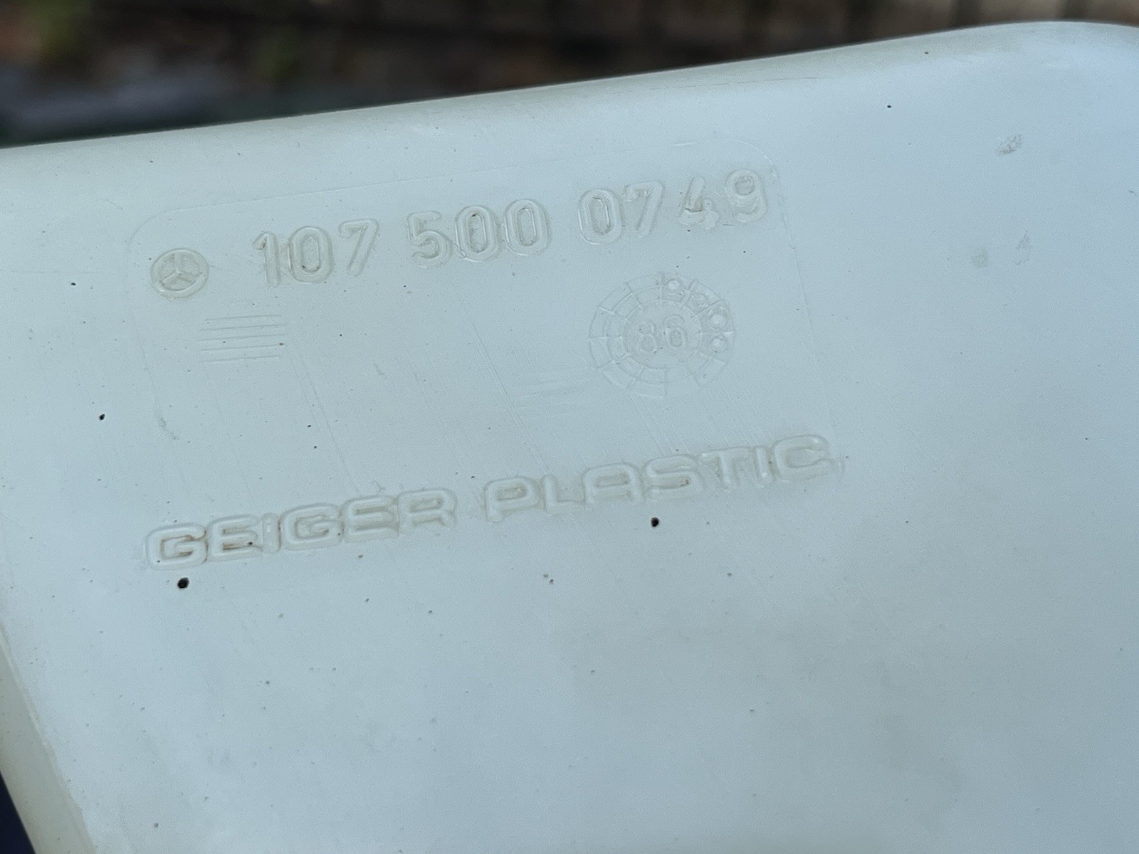 Mercedes-Benz R107 560SL Coolant Expansion Tank