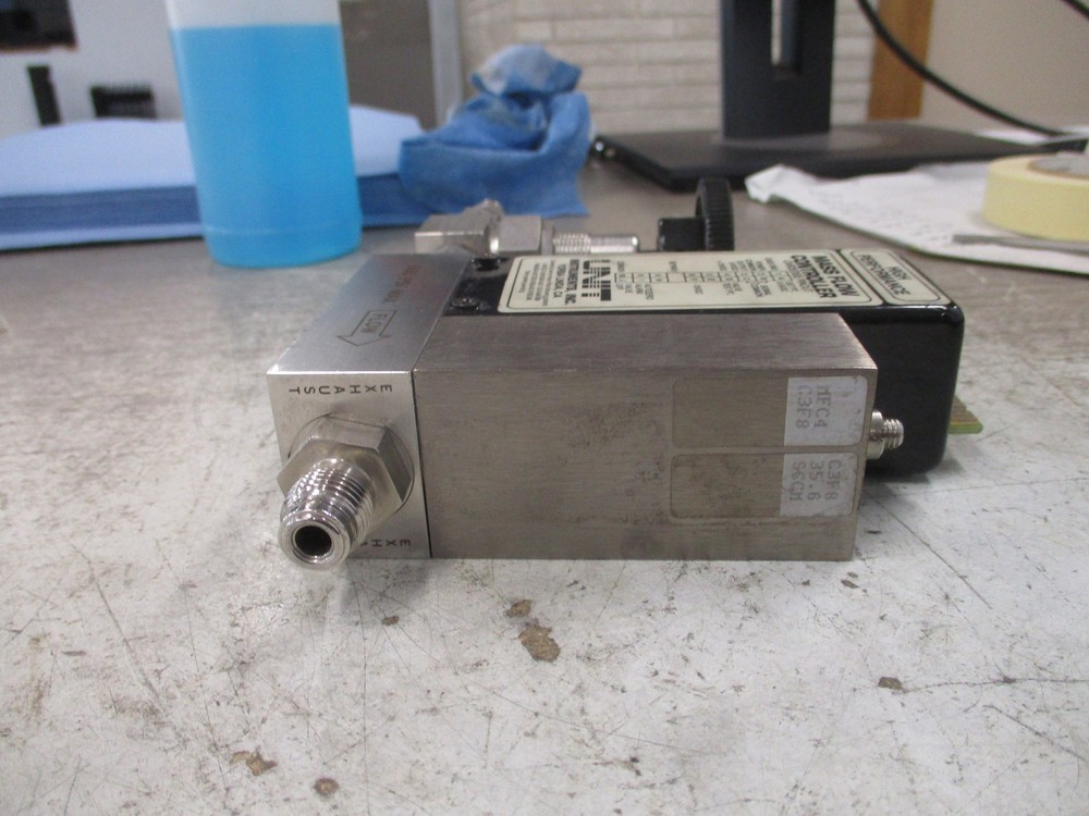 Unit Instruments Mass Flow Controller UFC-1100A Range: 200 SCCM Used