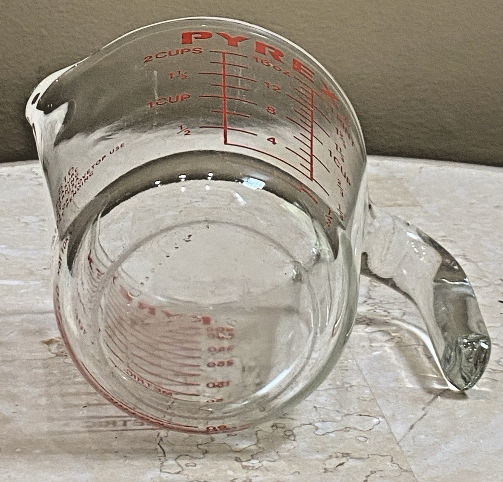 PYREX 2 CUP 16oz MEASURING CUP - RED BOLD FONT