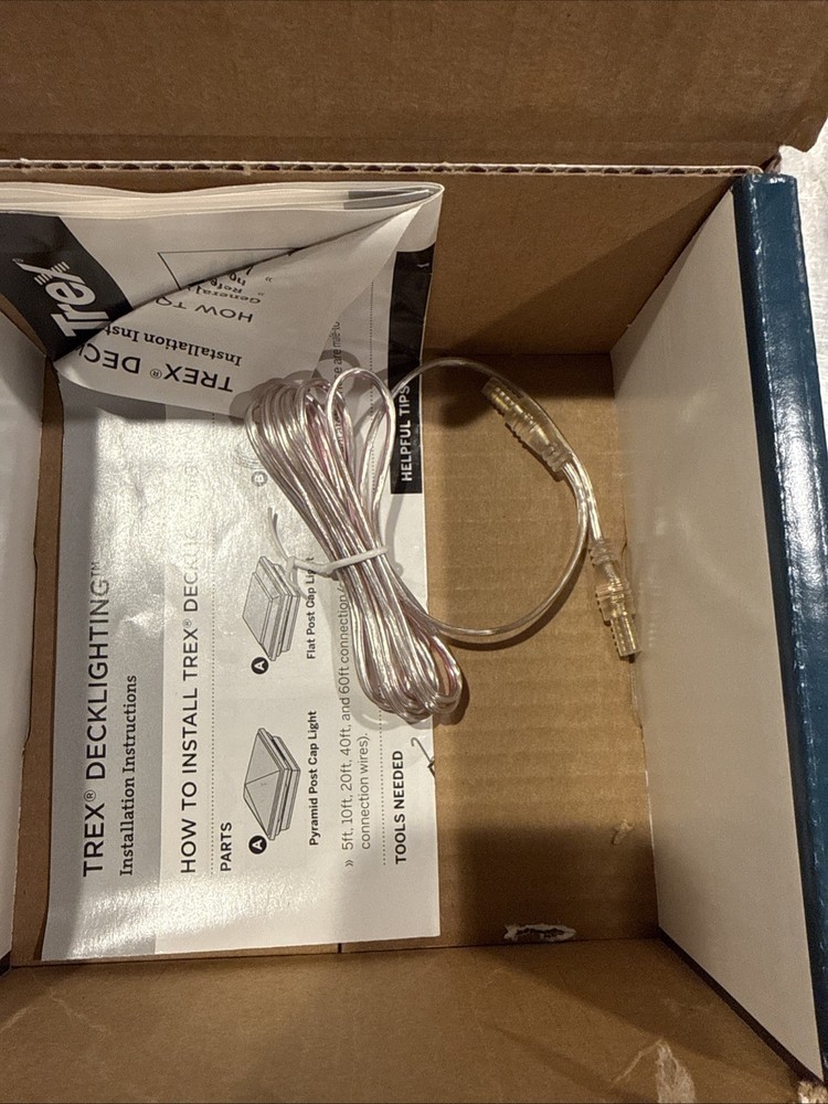 NEW TREX TRANSCEND LIGHTED LED DECKPOST CAP LIGHT - WHITE- WTSQLEDCAP4x4C