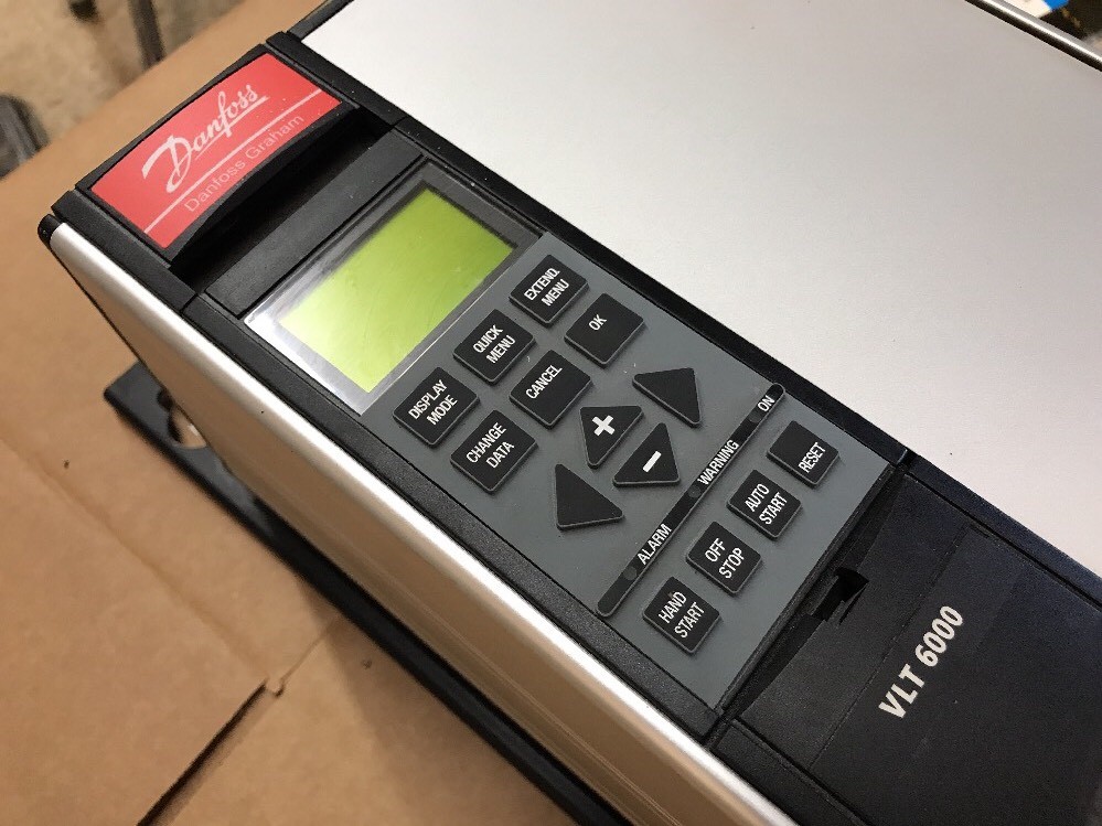 DANFOSS VLT 6004 2.2kW 3.0HP VARIABLE SPEED DRIVE GT4CN1STR3DLF00A00C0 175Z7282